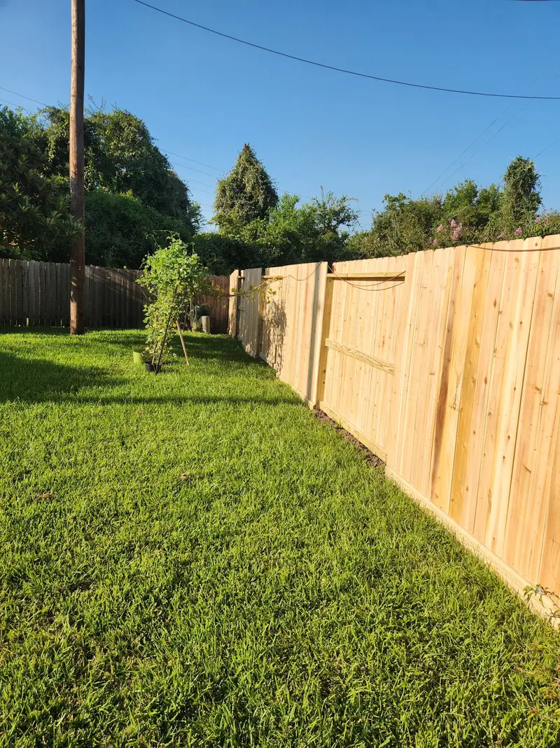Cedar Fencing project in Houston, TX — Detail Construction project 6