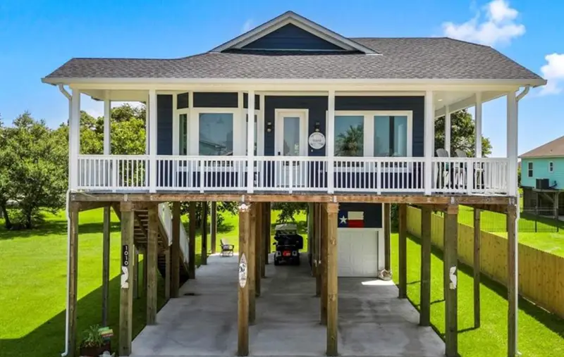 Painting project in Houston, TX — Detail Construction project 7