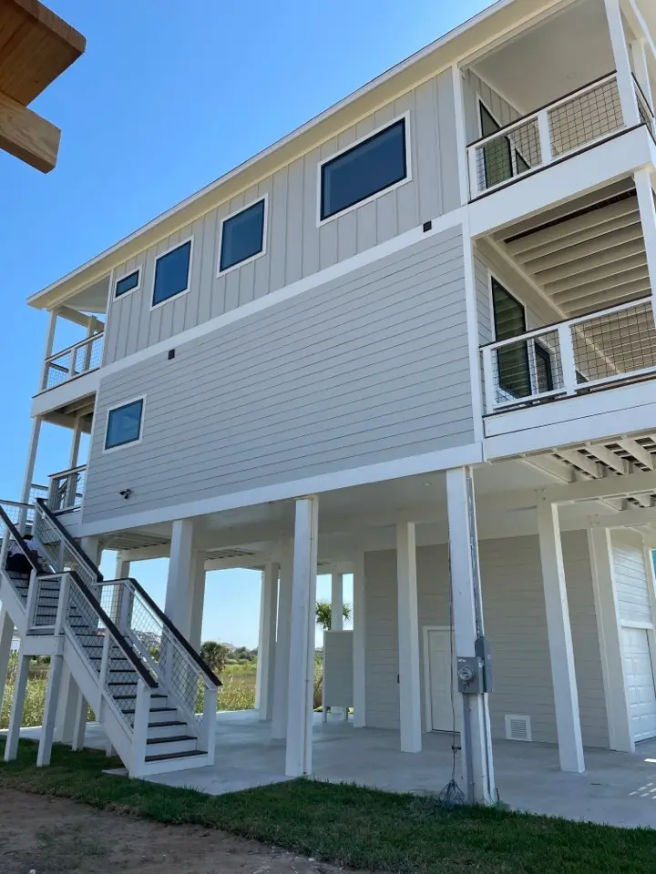 Painting project in Houston, TX — Detail Construction project 10